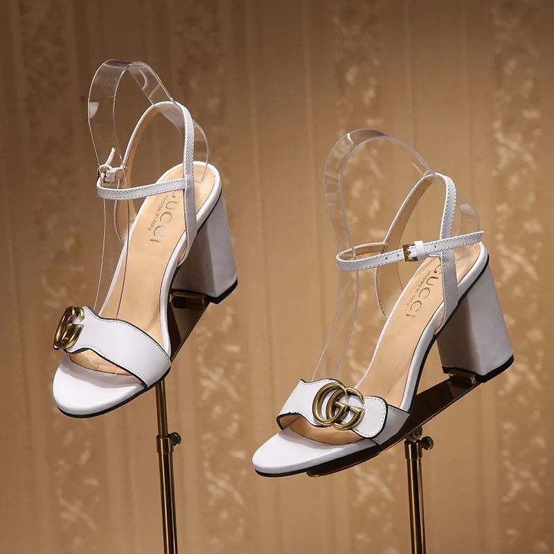 👟👟Ex-factory price 320👟👟 Gucci (GUCCI) official website 1:1 exquisite bronze buckle new summer one-line sandals. The workmanship is great and reassuring. The leather is shiny and tough. Comfortable and super comfortable to walk. It meets the actual needs of the public and is easy to control. Recommended fabric: first-layer cowhide lining/feet: sheepskin 🐑 rubber outsole. Heel height: 8cm. Color: gold, light gold, black, white, red, apricot. Size: 34-39 (sizes 40 and 41 need to be customized). Comes with receipt.
